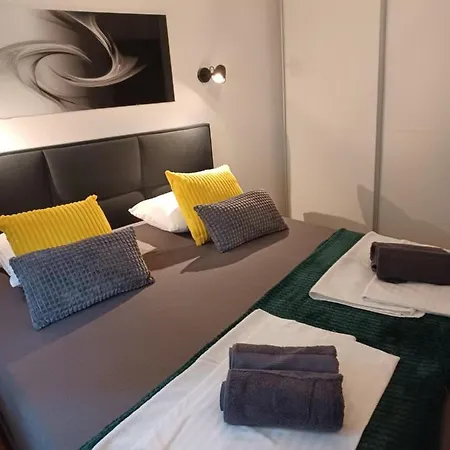 Amare Apartment *