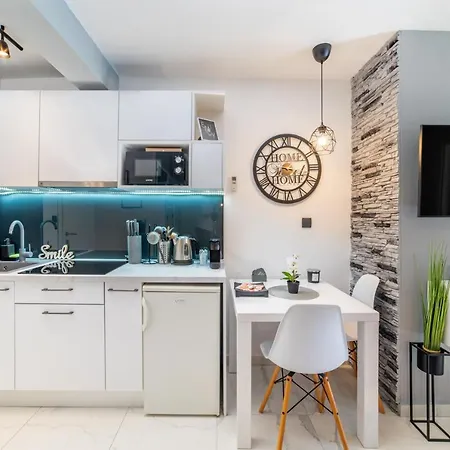 Amare Apartment *